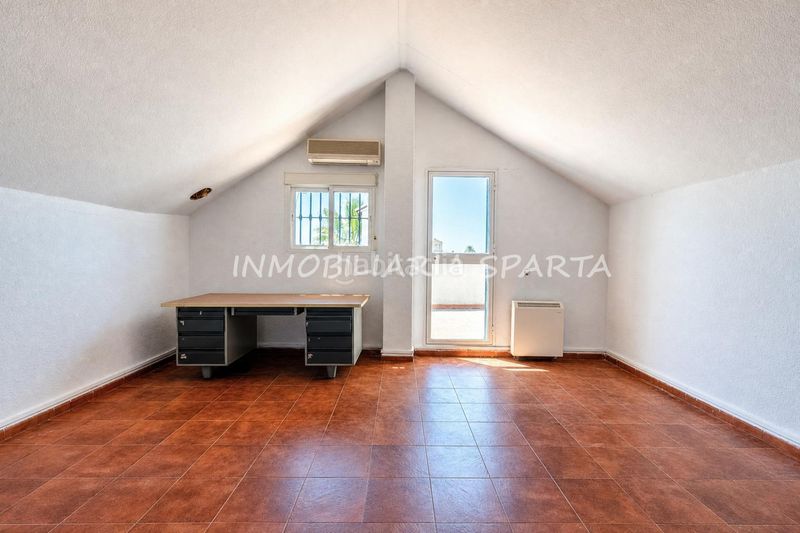 Foto 400cfbce-7113-4414-a6aa-078991d64b3f. Xalet a calle zurbarán 11 a Loreto Espartinas