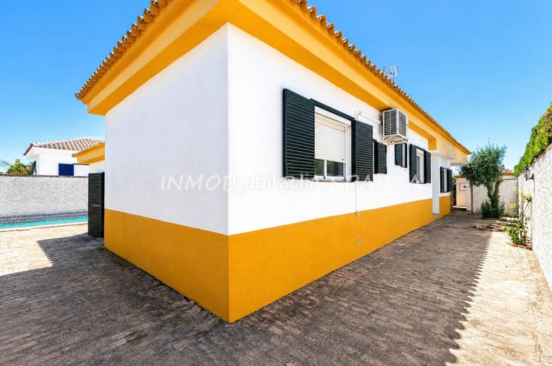 Foto 7b7f0d16-ce89-48bd-bdcf-595c3443187e. Xalet a calle zurbarán 11 a Loreto Espartinas