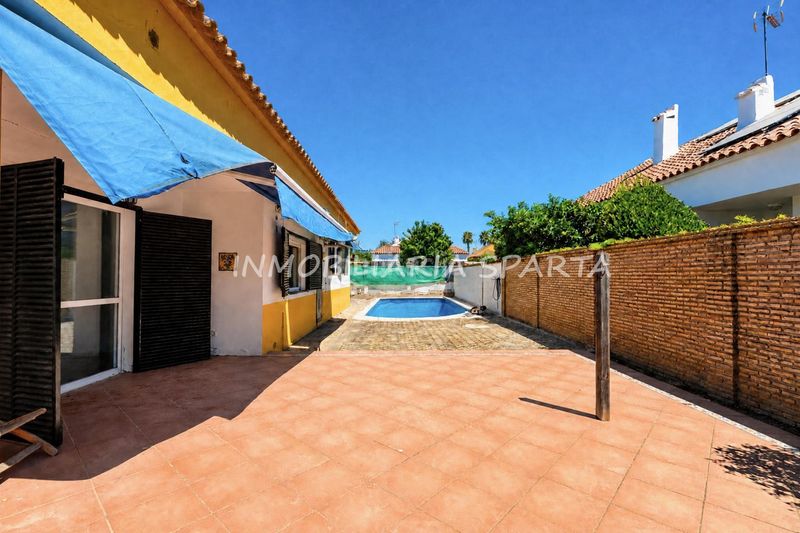 Foto 98d41691-77d5-4ece-abff-cc9e5544a68d. Xalet a calle zurbarán 11 a Loreto Espartinas