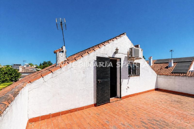 Foto ce9957d0-451c-47c1-b567-8321796e2649. Xalet a calle zurbarán 11 a Loreto Espartinas
