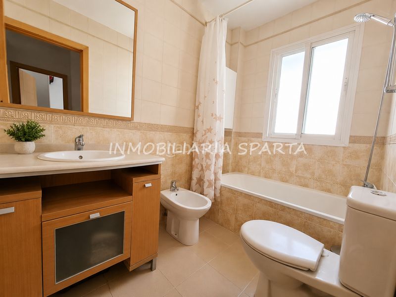 Foto 32dd94ff-a210-420a-ad28-c3f080294a21. Maison jumelée dans calle alonso de molina 136 dans Santiponce
