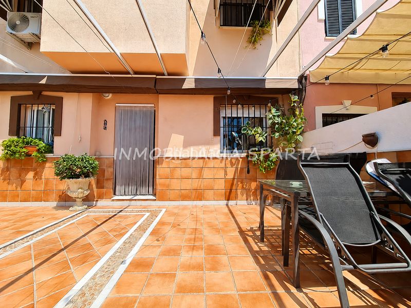 Foto 4846b305-dc64-4256-8322-592bc07d278a. Maison jumelée dans calle alonso de molina 136 dans Santiponce