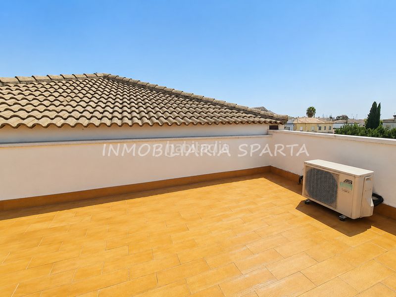 Foto b567e7a9-b749-42c2-ab3f-072aaca14f40. Maison jumelée dans calle alonso de molina 136 dans Santiponce