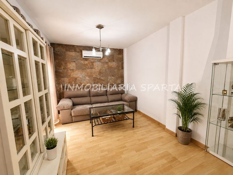 Foto b74b29ed-da06-412b-a914-48e08a20e172. Maison jumelée dans calle alonso de molina 136 dans Santiponce