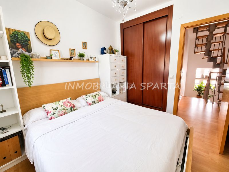 Foto c04d15bf-4230-4b90-9928-04839f41a895. Maison jumelée dans calle alonso de molina 136 dans Santiponce