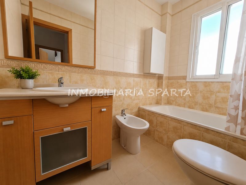 Foto e8f141e1-f966-4457-91b8-5356210c2c32. Maison jumelée dans calle alonso de molina 136 dans Santiponce