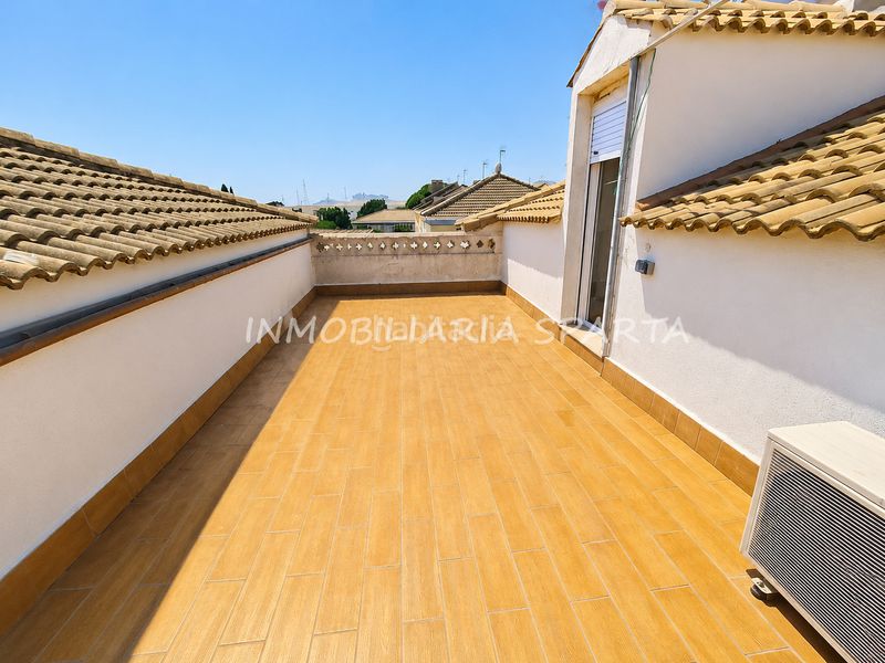 Foto f274307c-85f2-464d-ba21-a51d085884be. Maison jumelée dans calle alonso de molina 136 dans Santiponce
