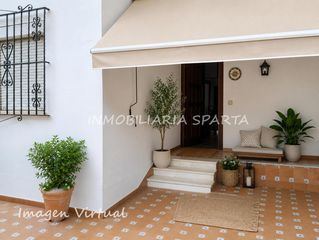 Maison jumelée  Barriada andalucía. Adosado con patio, garaje y azotea junto al col. duques de alba