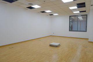 Affitto Ufficio  Kansas city. Oficina en alquiler en nervión  santa justa, 1 dormitorio.