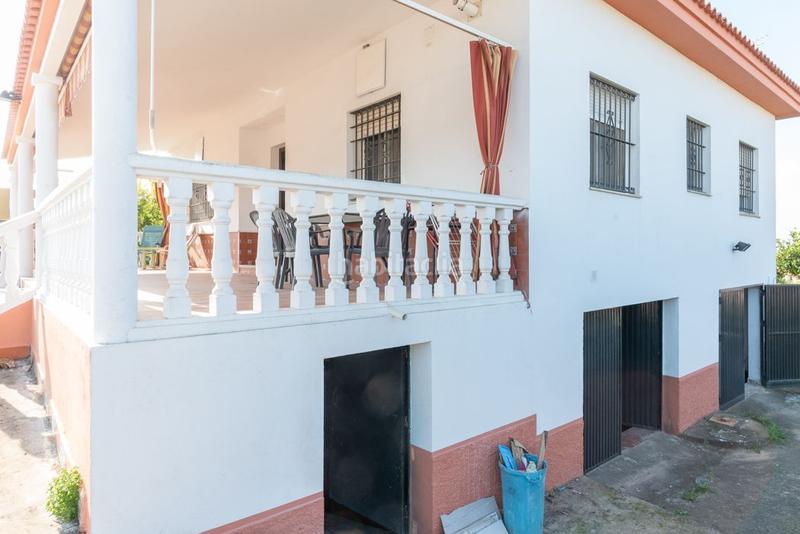 Foto c9da4989-8863-4cc1-8f0b-a05ef0581ec1. Xalet amb aparcament piscina a Oromana Alcalá de Guadaira