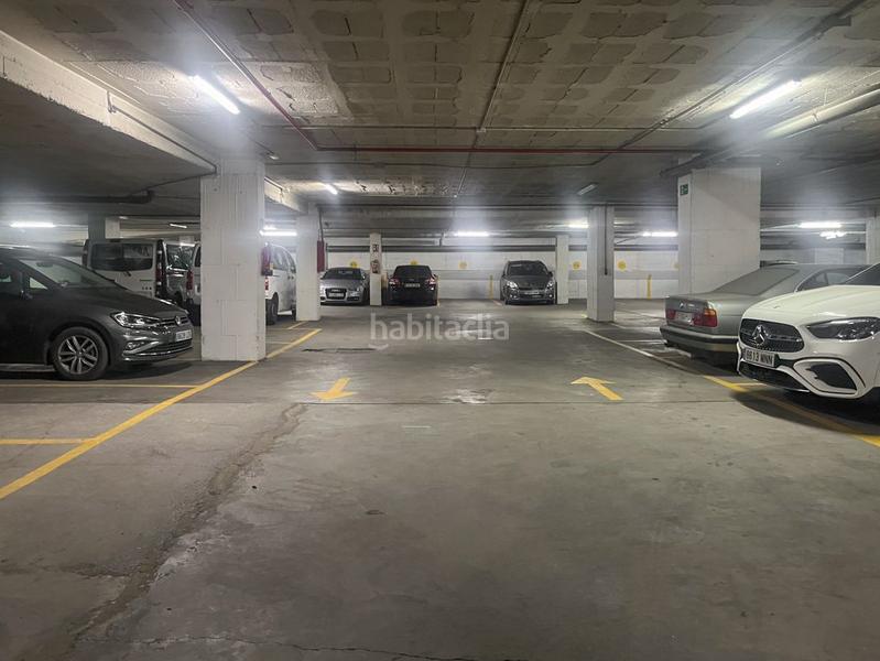 Foto b0ab6f01-316f-47e3-93cd-7fcb458f097d. Parking coche garaje en venta en nervión luis de morales san fco.javier. en Sevilla