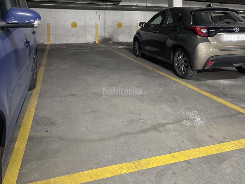 Foto ee83c2a2-85be-49ca-b0f7-64c67aadb2c5. Parking coche garaje en venta en nervión luis de morales san fco.javier. en Sevilla