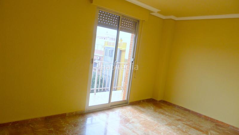 Foto 15675a3f-aa05-487e-b09a-781ca7b4adce. Alquiler piso  en alquiler en nervión avda. andalucía, 4 dormitorios. en Sevilla