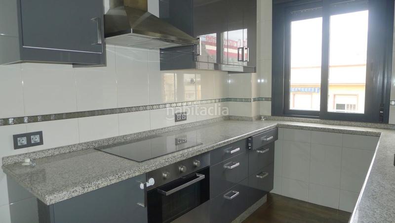 Foto 71fb15b1-f364-4d1b-b92e-3fe99f723d68. Alquiler piso  en alquiler en nervión avda. andalucía, 4 dormitorios. en Sevilla