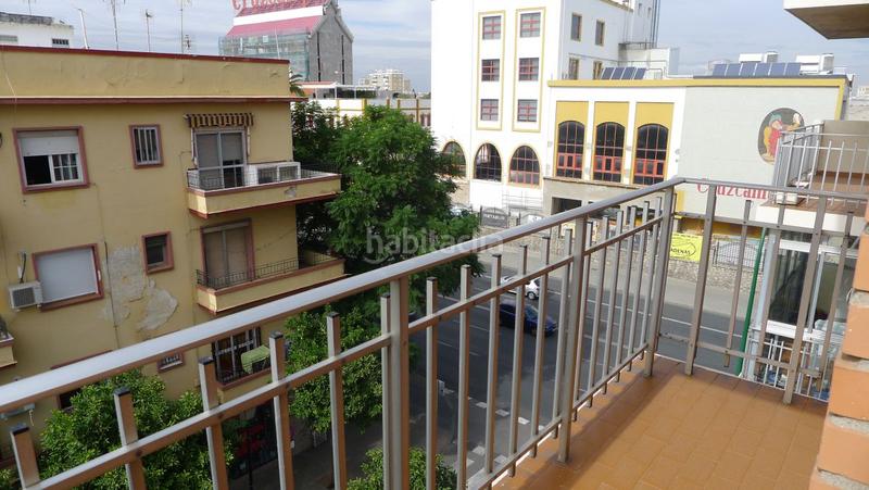 Foto c529ff8a-5a48-4b02-9d5a-de42b727d97f. Alquiler piso  en alquiler en nervión avda. andalucía, 4 dormitorios. en Sevilla