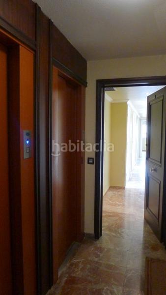 Foto 4811fd5a-d89b-4f7a-b174-339633b4f90e. Lloguer pis amb calefacció aparcament a Barrio del Nervión Sevilla