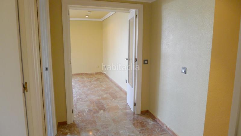 Foto 9f55c861-17ba-4d45-9702-31a94425d82c. Lloguer pis amb calefacció aparcament a Barrio del Nervión Sevilla