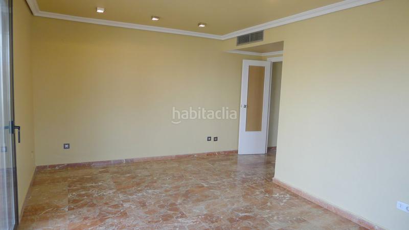 Foto b57f1409-4a2c-4708-8b8e-62415e303b6b. Lloguer pis amb calefacció aparcament a Barrio del Nervión Sevilla