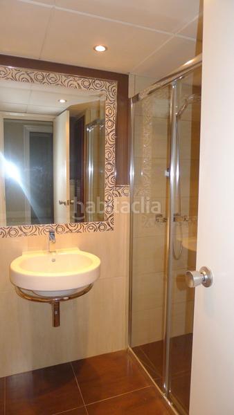 Foto df11e473-b3fd-4993-b148-3f942295b985. Lloguer pis amb calefacció aparcament a Barrio del Nervión Sevilla