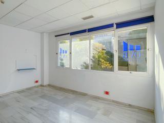 Location Bureau à San Pablo. Oficina en alquiler en nervión  corte ingles, 3 dormitorios.