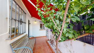 Maison jumelée à Avenida Juan Diego. Casa adosada en venta en vértice, 3 dormitorios.