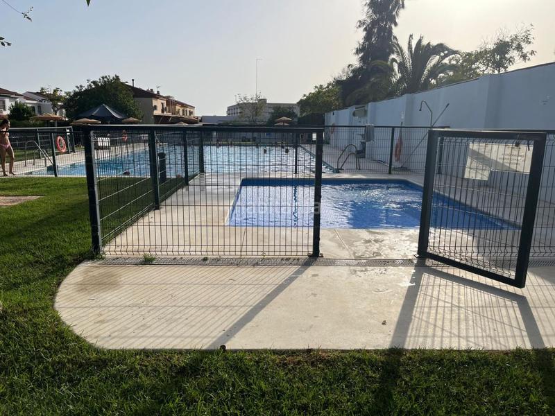 Foto e07e09c8-2e06-42b5-8033-71e39f136b17. Casa adosada  en venta en vértice, 3 dormitorios. en Bormujos