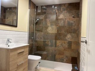 Rent Flat in San Pablo. Piso en alquiler en nervión  calle luis montoto, 2 dormitorios.