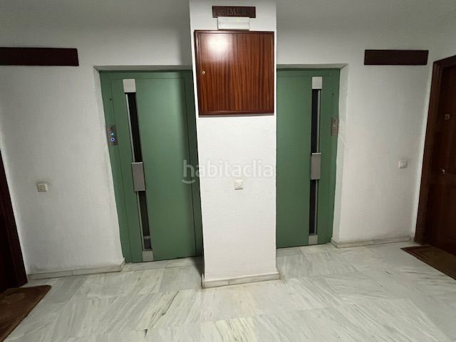 Foto 99f25d5c-8eda-4465-9643-773b96d7924f. Pis amb calefacció aparcament piscina a Urbadiez - Entrepuentes Sevilla