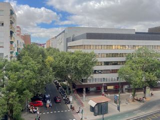 Rent Flat in San Pablo. Piso en alquiler en nervión  calle luis montoto, 1 dormitorio.