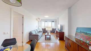 Rent Flat in El Torrejón - El Cerezo. Piso en alquiler en macarena  alamillotorneo, 3 dormitorios.