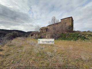 Masia a Tolva. Se vende encantadora masía de campo a reformar en luzás, huesca