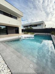 Maison à Mollerussa. Casa de lujo en venta en mollerussa  diseño, confort y eficienci