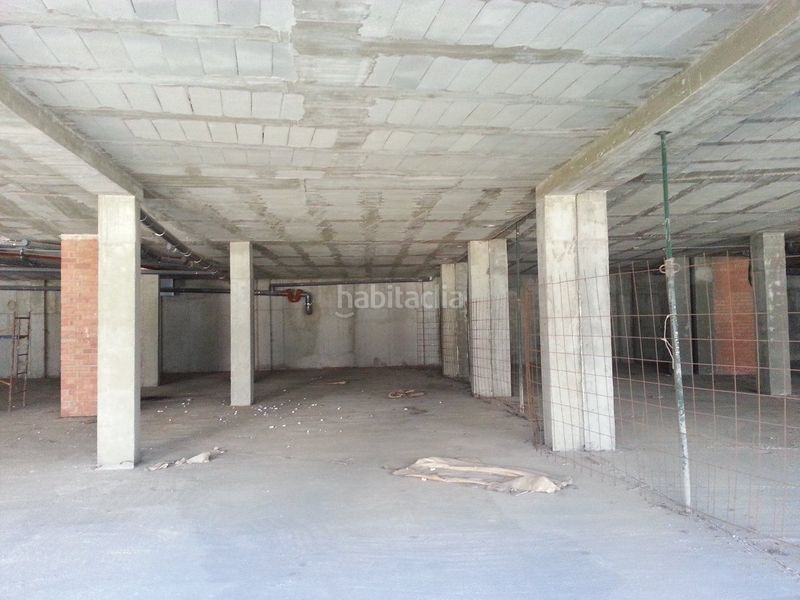Foto 853422ad-3d83-4a32-a799-a472b9d61210. Lloguer local comercial a Cappont Lleida