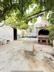 Country house in Almenar