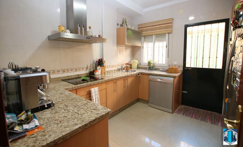 Foto 283e2bf5-2666-4c09-9610-f33acbd5d906. Casa adossada amb aparcament a San Juan del Puerto