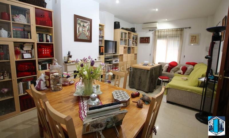 Foto f7f25098-391b-4e81-842e-6a2e581199d3. Casa adossada amb aparcament a San Juan del Puerto