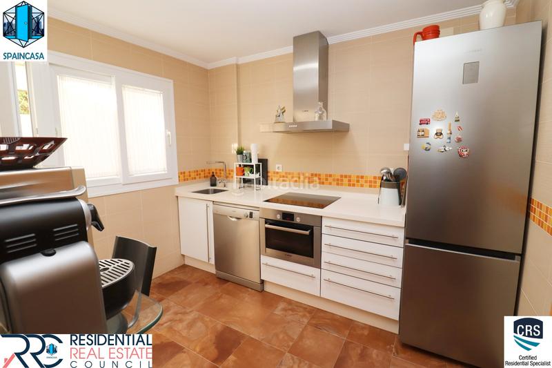 Foto e7b4ddb6-81bf-478f-9781-46e1fea555e8. Casa adossada a avenida cristóbal colón 2 a El Portil