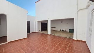 Maison à Calle chopo 1. ??? magnífica casa de pueblo en el casco urbano de cartaya (zona