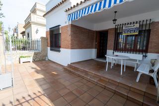 Chalet en Playa de la Regla. No dejes para mañana lo que puedas comprar hoy!