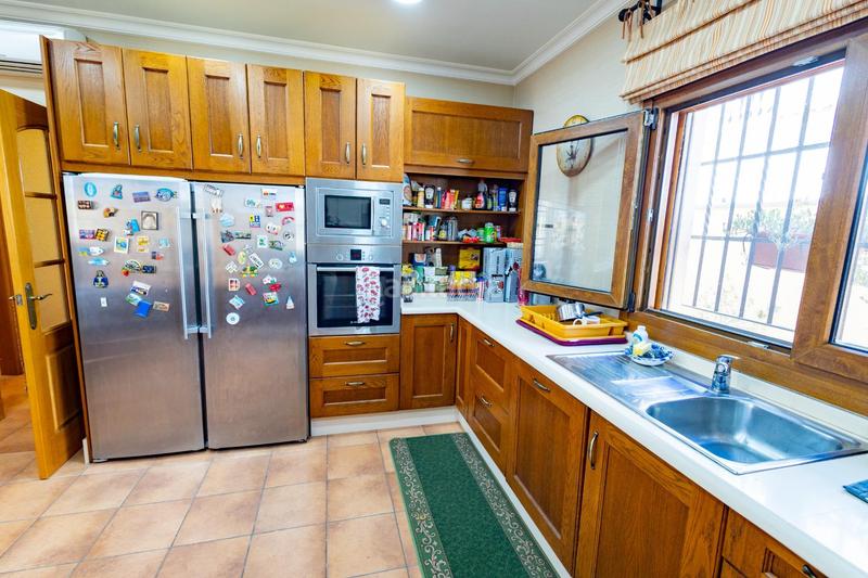 Foto 147ea73f-582e-4729-932b-11e56744aeec. Xalet amb calefacció aparcament piscina a La Laguna Chipiona