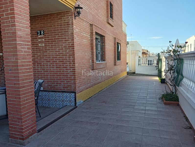 Foto 0c7aa911-3573-4ad2-bb6f-0d8b820f867c. Casa adosada chalet con aparcamiento tras Santuario de regla! 10 minutos al mar! en Chipiona