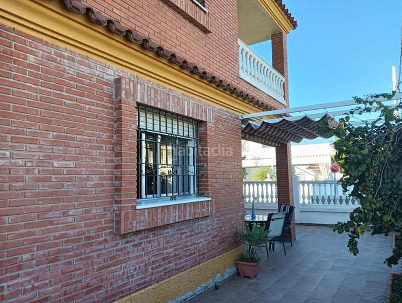 Foto 3112fbb4-0fd1-43c8-8cd2-ab04a4a5aa8a. Casa adosada chalet con aparcamiento tras Santuario de regla! 10 minutos al mar! en Chipiona