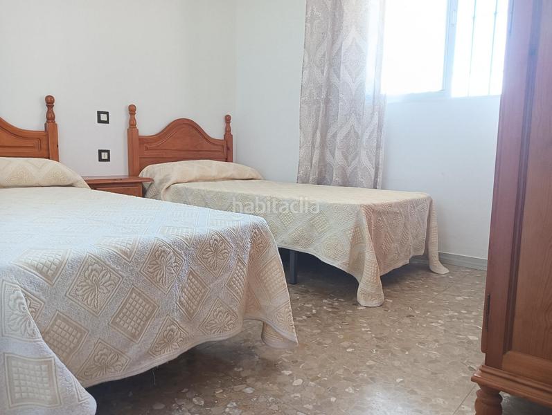 Foto 734b95cc-6f70-4da5-ac56-b54f85711f74. Casa adosada chalet con aparcamiento tras Santuario de regla! 10 minutos al mar! en Chipiona