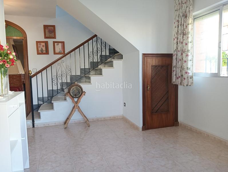 Foto e8fc509e-b47b-443a-8f5b-7507b8937db2. Casa adosada chalet con aparcamiento tras Santuario de regla! 10 minutos al mar! en Chipiona