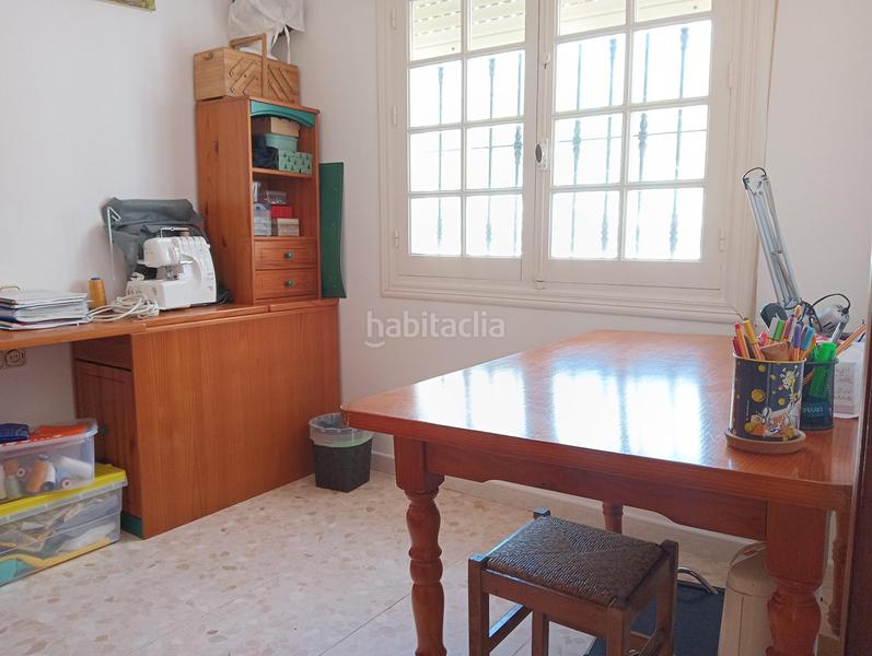 Foto a2e5f10f-1164-4d00-bac7-9f0ddb7100e4. Casa adossada a Estación de Autobuses Chipiona