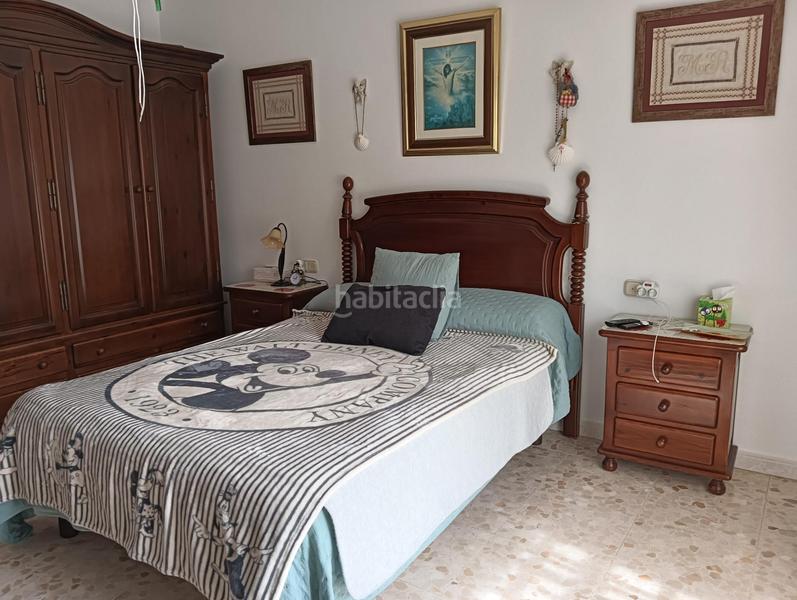 Foto a6aa5e6a-0019-4b90-9f6f-2ed6b9151ba7. Casa adossada a Estación de Autobuses Chipiona