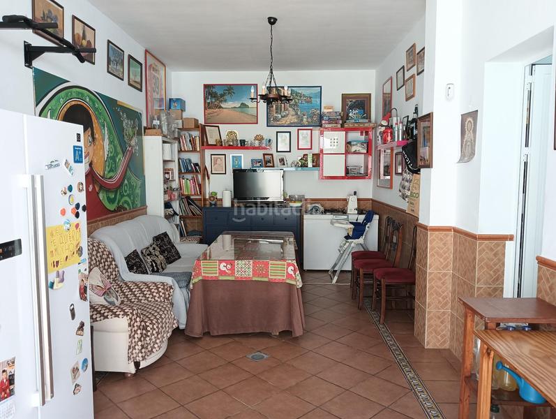 Foto d5bd5ca8-541d-498e-af9c-1b728be8d230. Casa adossada a Estación de Autobuses Chipiona