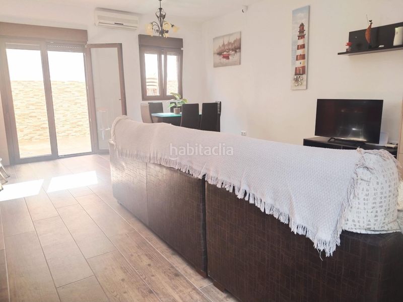 Foto a448a0ff-c6f6-43d1-820f-60586b5a4145. Casa a Avenida de Rota Chipiona
