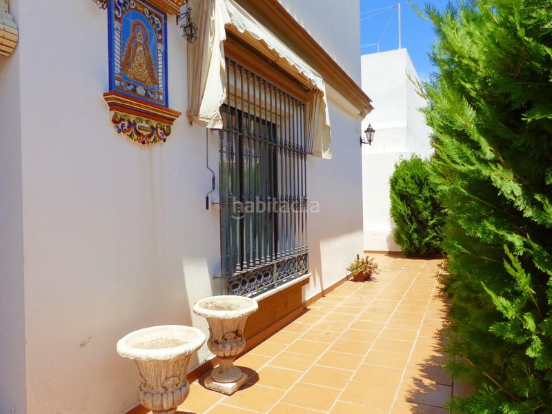 Foto 6c8fa918-b578-41e7-99ff-1776b311720a. Casa aparellada amb aparcament a Playa de la Regla Chipiona