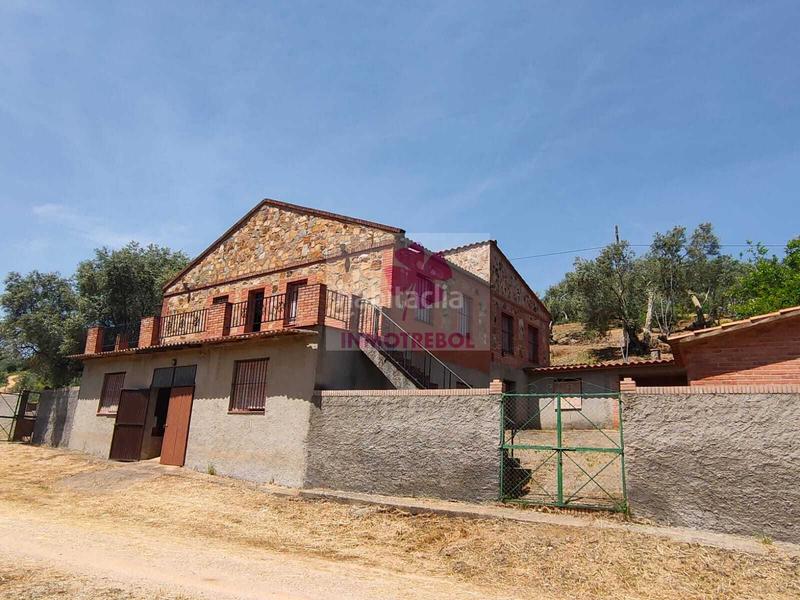 Foto 77adc313-ae45-40b7-91d0-85d7ddb5c95e. Chalet avec parking piscine dans Alanís